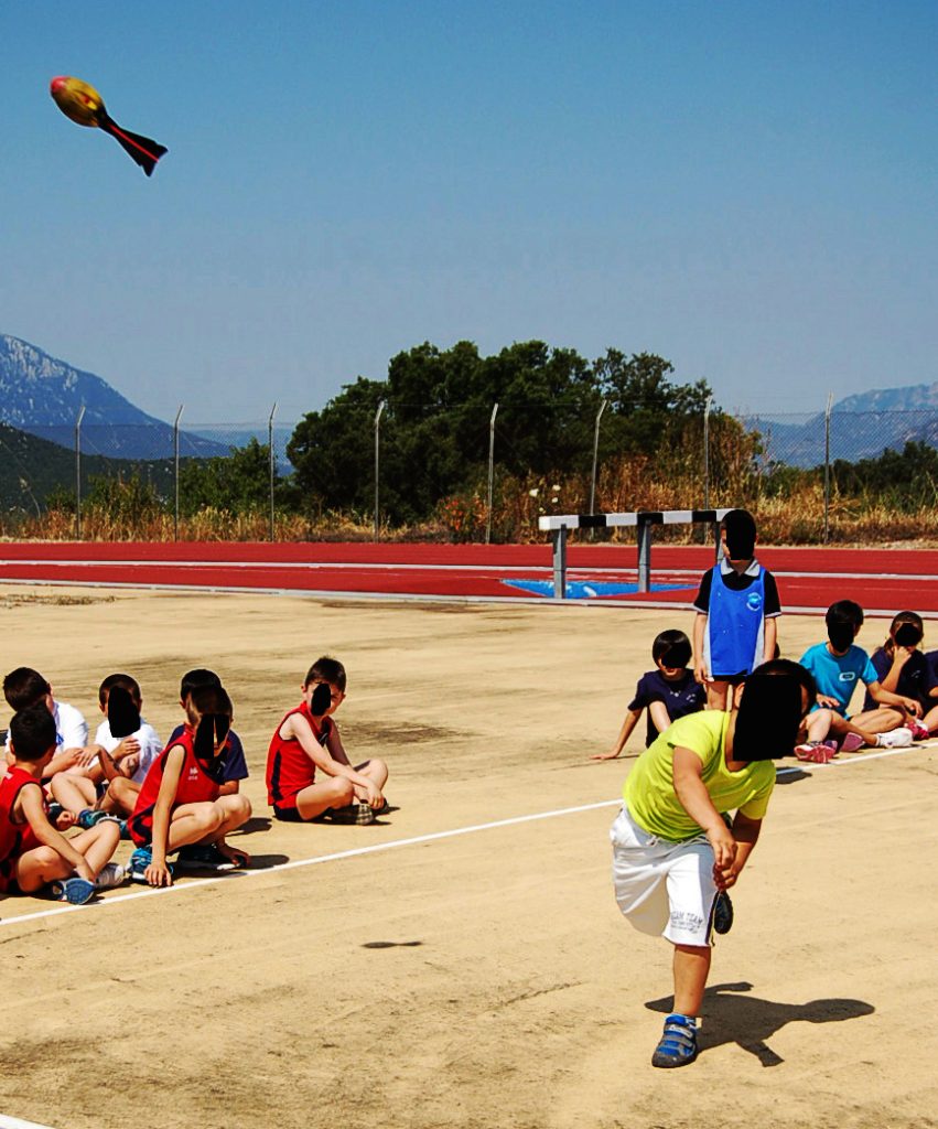 Bambini in attività sportiva progetto Crescere Insieme Moffeti Dorgali